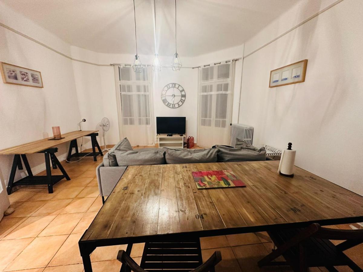 Appartement Lumineux Et Spacieux 2 Chambres Avec Parking Gratuit Dans La Rue Perpignan Kültér fotó