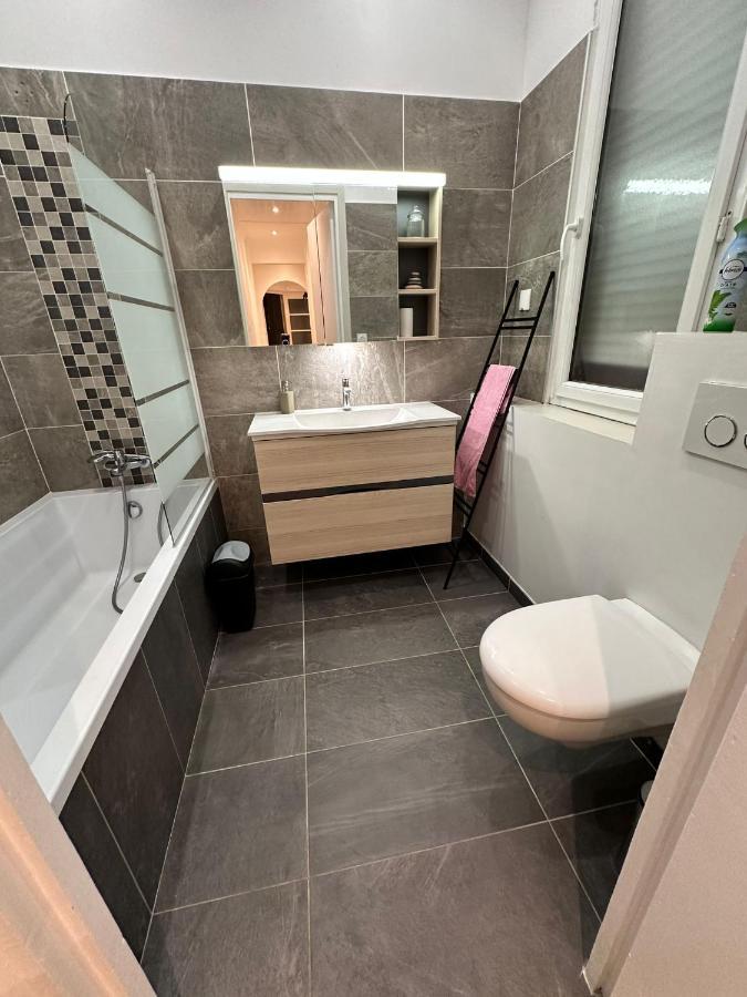 Appartement Lumineux Et Spacieux 2 Chambres Avec Parking Gratuit Dans La Rue Perpignan Kültér fotó